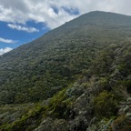 41. La pyramide du Piton Rouge sous les nuages.jpeg