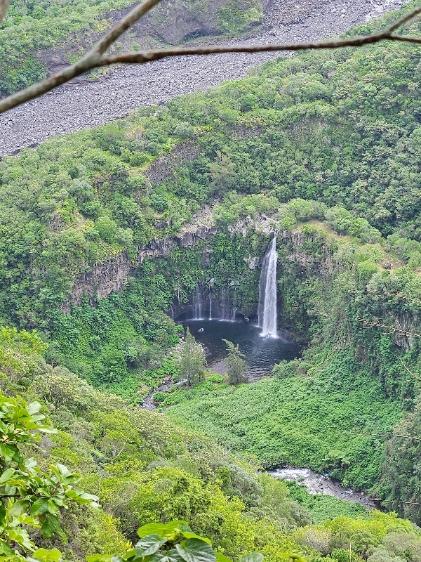 Grand Bassin cascade 202.jpeg