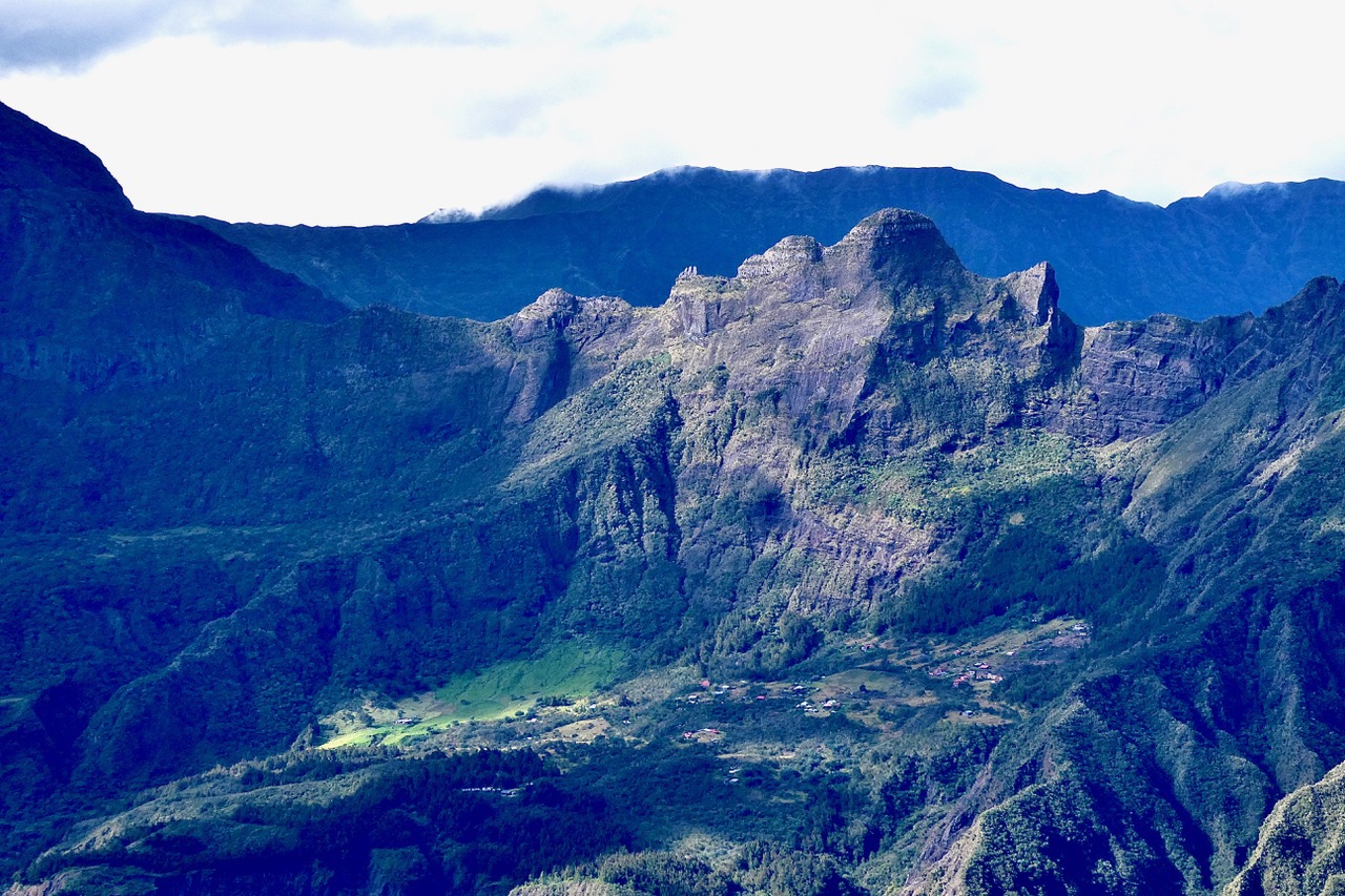 les Trois Salazes. la tête de chien et le col du TaÏbit.jpeg