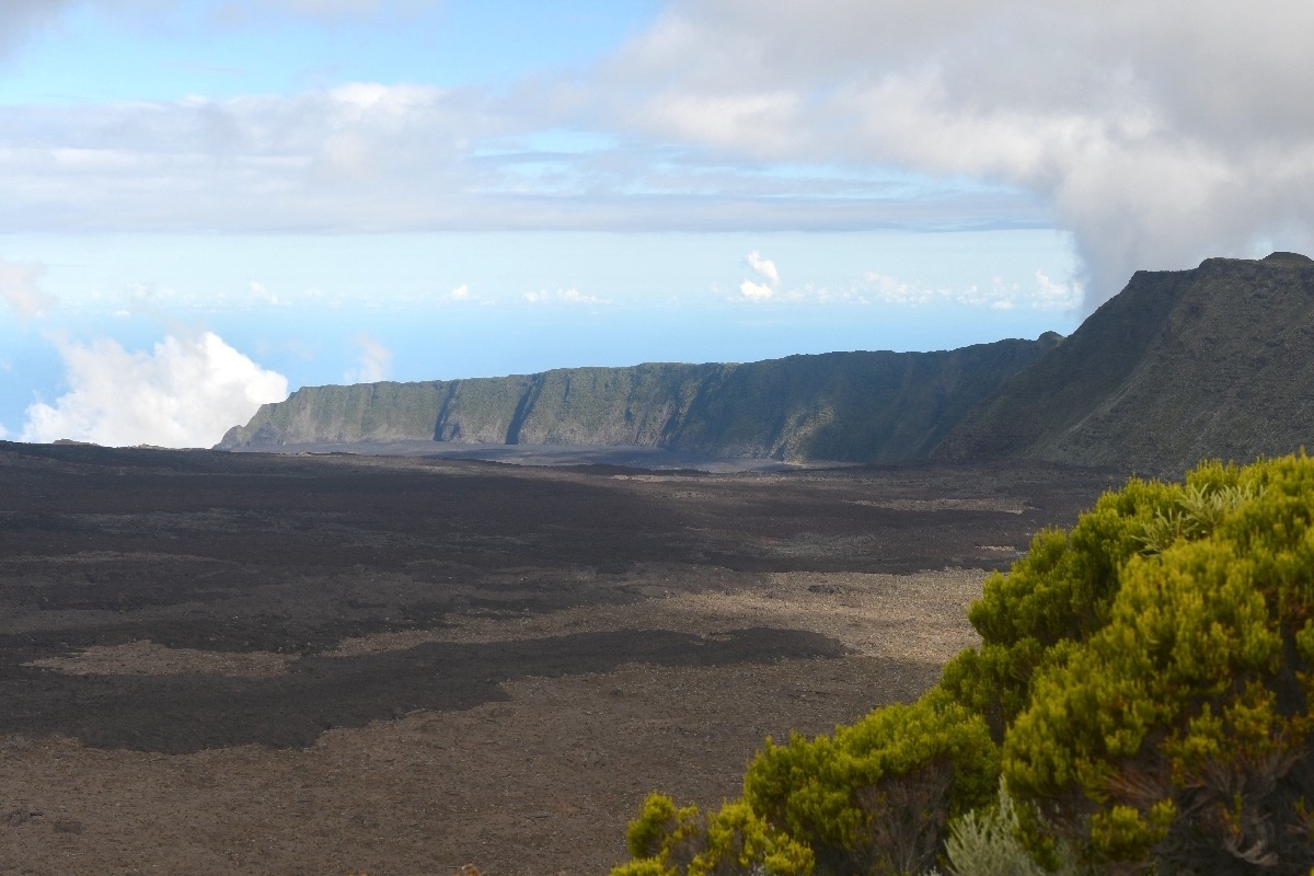 Enclos Piton de la Fournaise 6821.jpeg