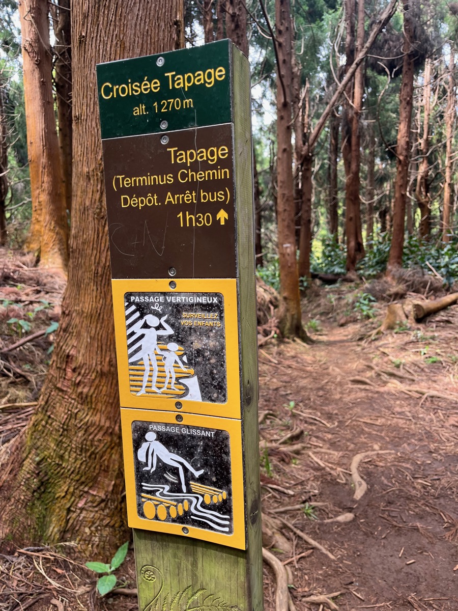 4. Croisée - début du sentier vers Tapage.jpeg